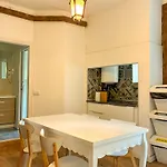 As A Local! Santos Historical 6 Bedroom Iii *