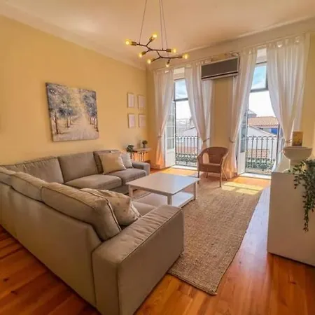 As A Local! Santos Historical 6 Bedroom Iii