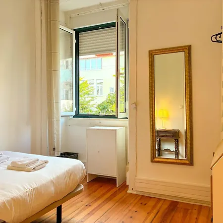 As A Local! Santos Historical 6 Bedroom Iii Lisboa