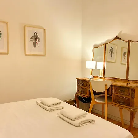 As A Local! Santos Historical 6 Bedroom Iii Lisbona