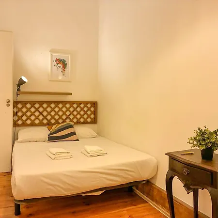 As A Local! Santos Historical 6 Bedroom Iii Appartamento Lisbona