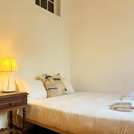 As A Local! Santos Historical 6 Bedroom Iii Appartamento Lisbona