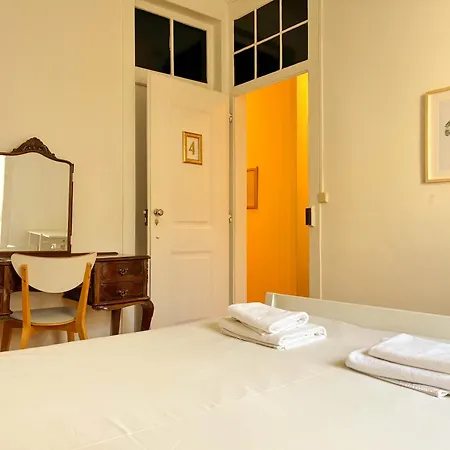 As A Local! Santos Historical 6 Bedroom Iii * Lisboa