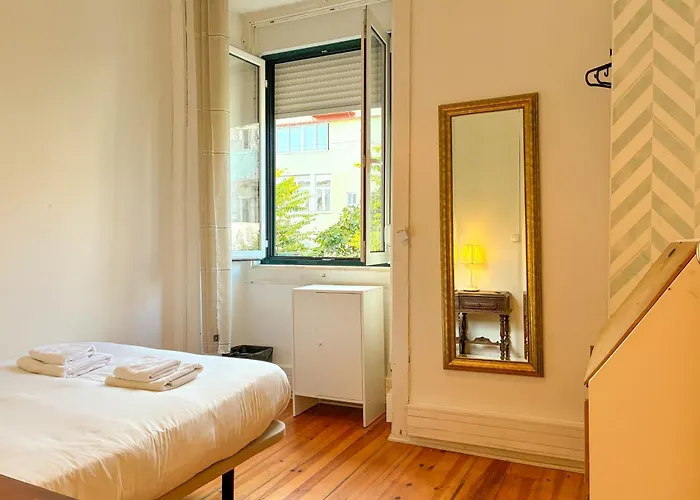 As A Local! Santos Historical 6 Bedroom Iii Lisbon