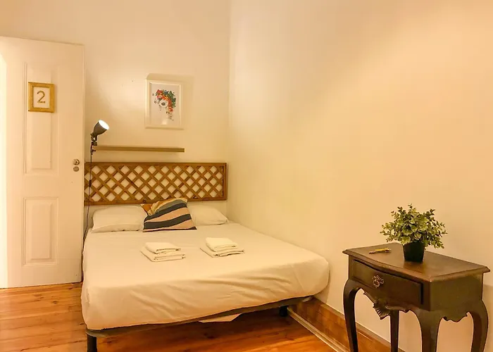 As A Local! Santos Historical 6 Bedroom Iii Apartment Lisbon